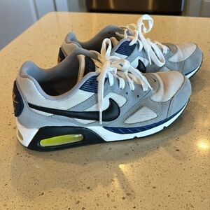 Used, good condition Men’s size 7.5 Nike Air Max Shoes